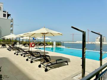 Port De La Mer Secret Pool Showers